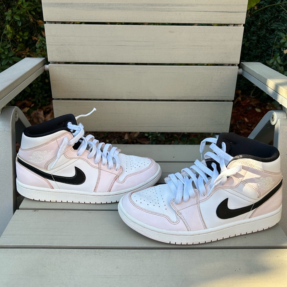 Women’s Air Jordan 1 Mid “Barely Rose” — Size US 10.5